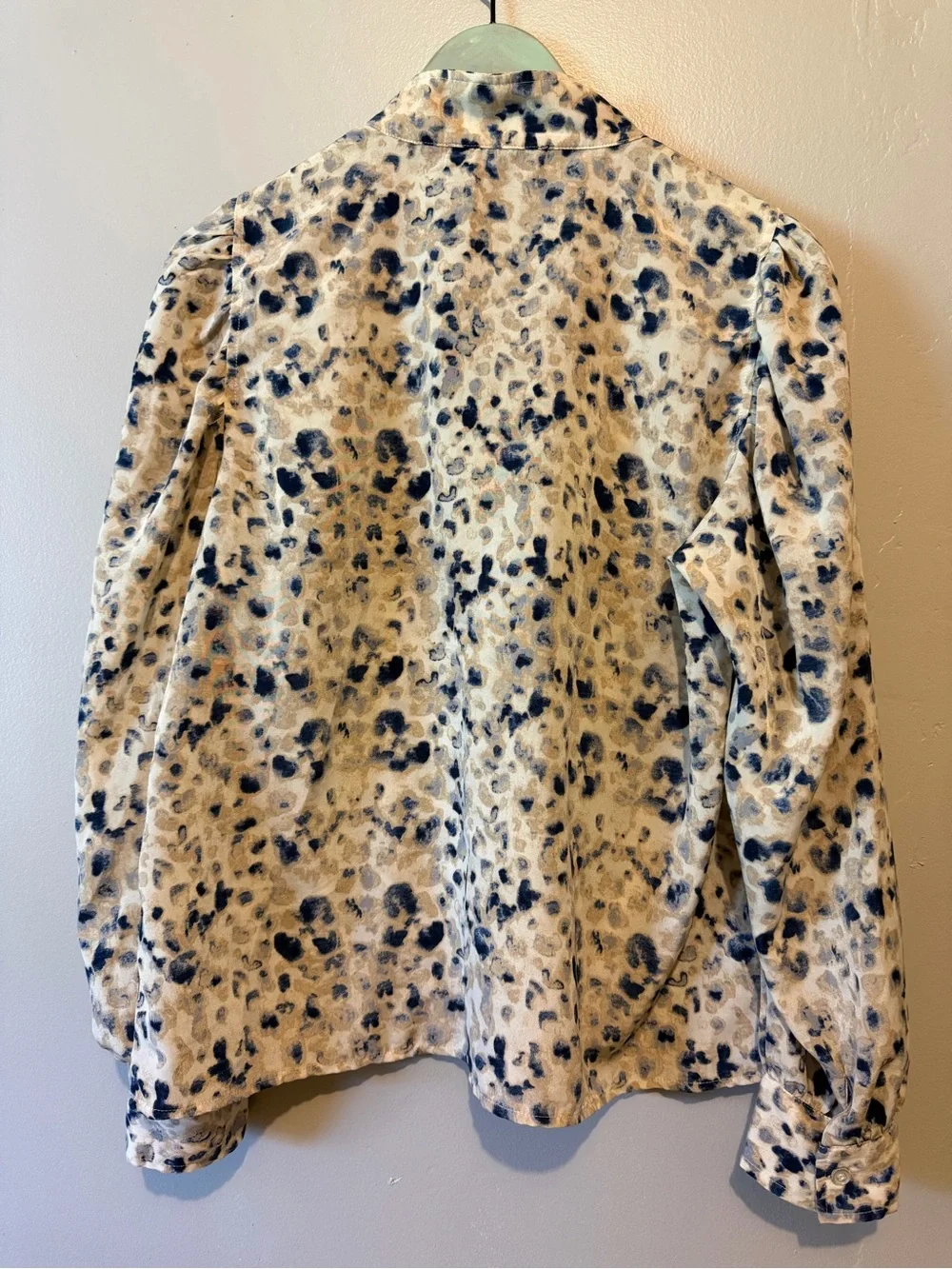 RACHEL Rachel Roy Beige and Navy Floral V-Neck Button Blouse